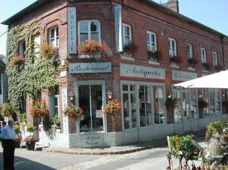 Hotel Les Lions De Beauclerc Lyons-la-Forêt Exterior foto